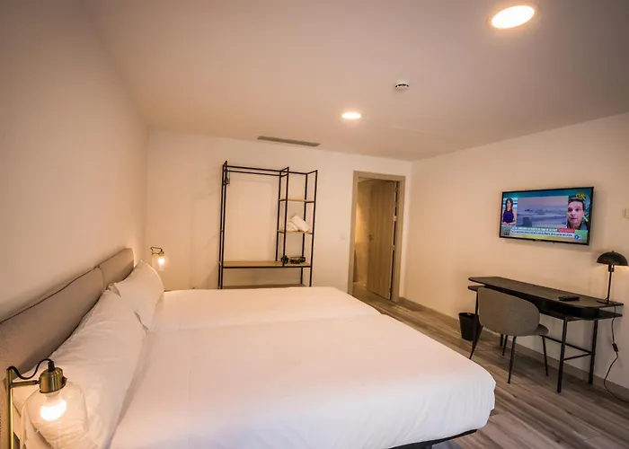 Pombal سانتياغو دي كومبوستيلا